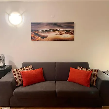 Charming Klimentska דירה